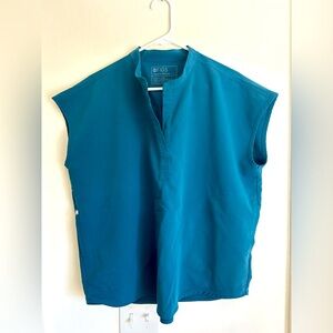 FIGS Rafaela oversized scrub top - Caribbean Blue!